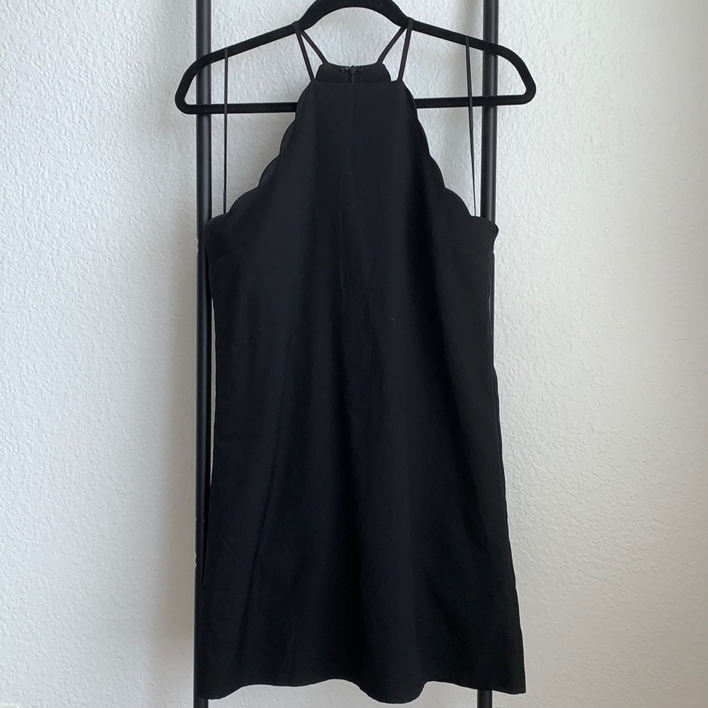 Lulu’s black scalloped dress